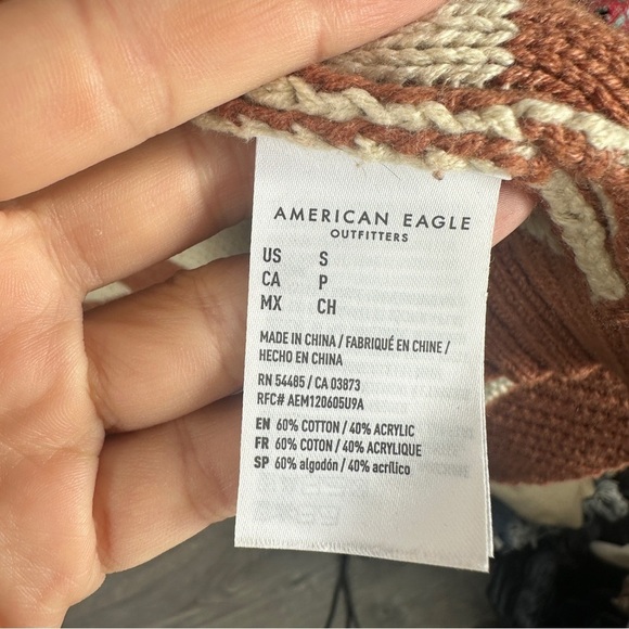 American Eagle Check Maroon Cream Chunky Sweater sz S - Picture 4 of 5